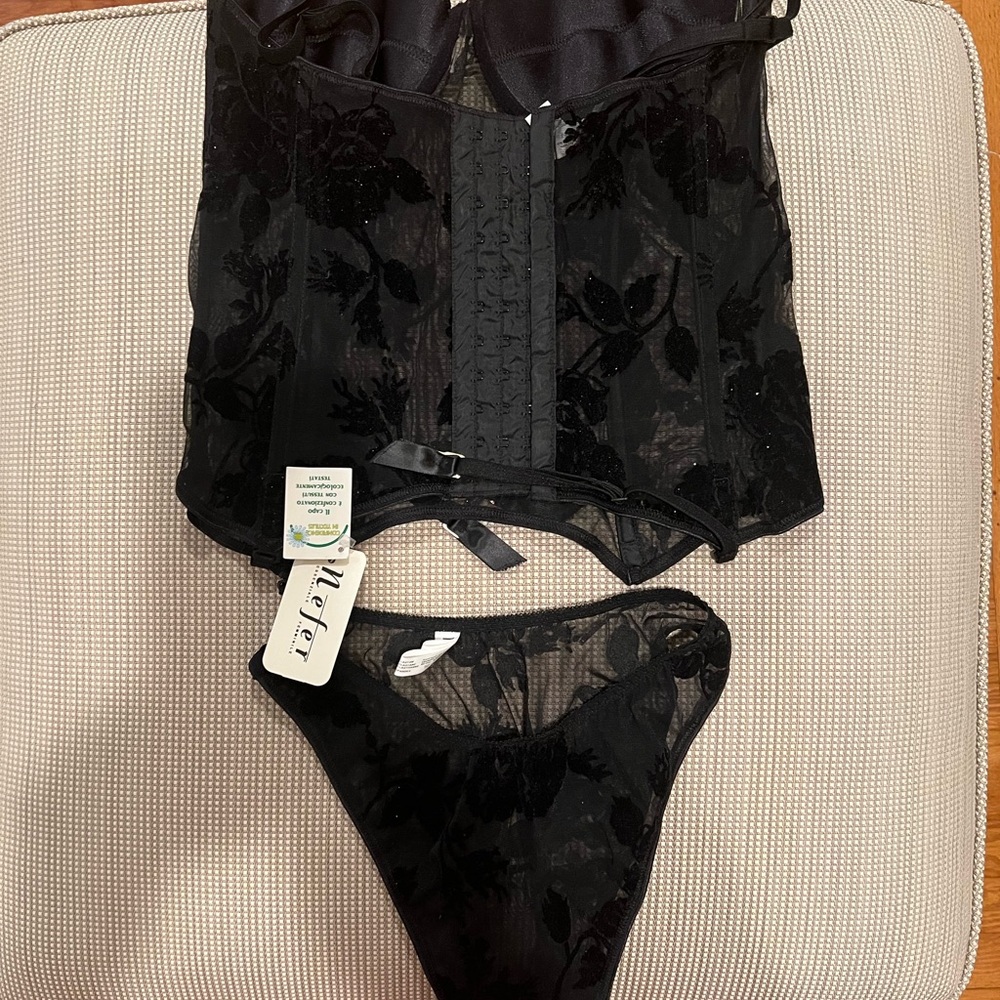 Nefer Black Bra Intimates with Velvet Texture